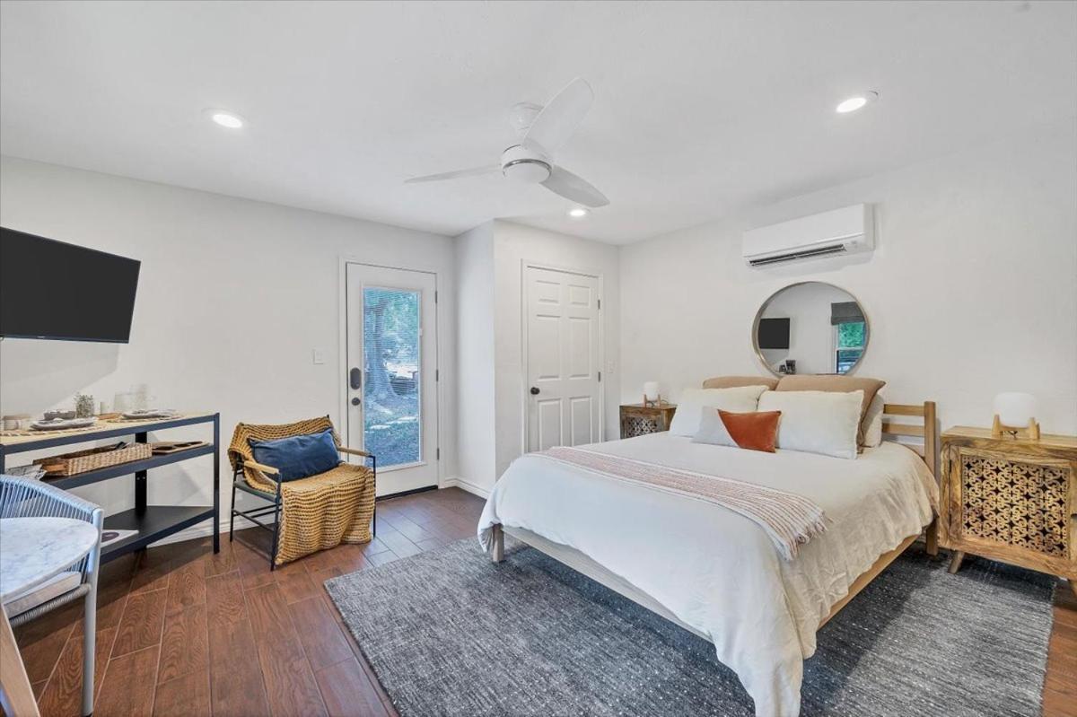 Relaxing Alpaca Ranch Mins From Downtown Wimberley Villa Ngoại thất bức ảnh